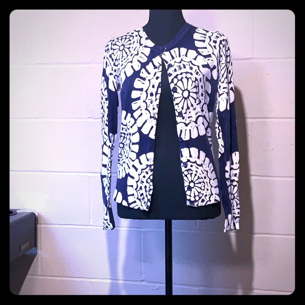 Navy blue white pattern XS button up cardigan